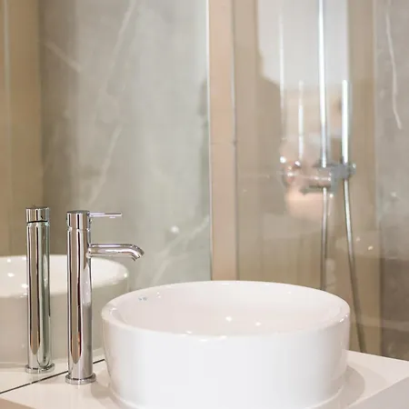 The Haus Santa Barbara I * 리스본