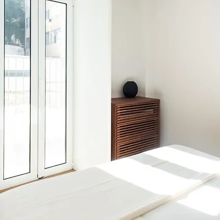 The Haus - Santa Barbara I *